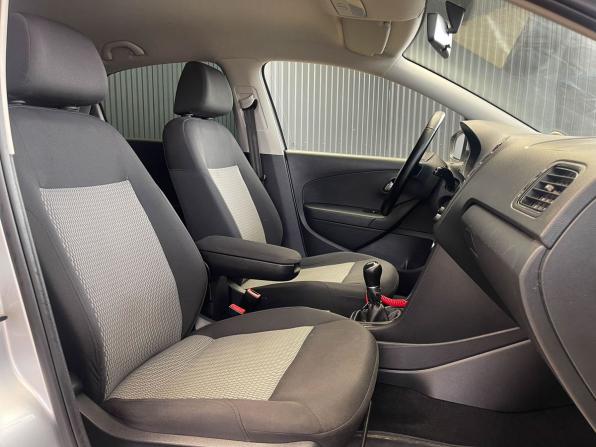 Volkswagen Polo V Рестайлинг с пробегом 2015 года, цена 977 000 рублей, 111947 км, седан, Автокод Объявления