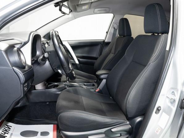 Toyota RAV4 IV (XA40) Рестайлинг с пробегом 2018 года, цена 2 275 000 рублей, 185882 км, внедорожник, Автокод Объявления