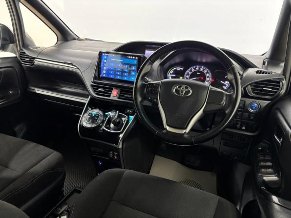 Toyota Esquire I с пробегом 2017 года, цена 2 230 000 рублей, 97470 км, минивэн, Автокод Объявления