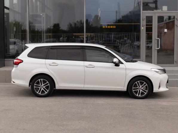 Toyota Corolla XI (E160 E170) Рестайлинг 2 с пробегом 2018 года, цена 1 300 000 рублей, 77832 км, универсал, Автокод Объявления