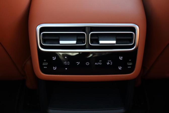 Li Auto (Lixiang) L6 с пробегом 2024 года, цена 4 900 000 рублей, 46348 км, внедорожник, Автокод Объявления