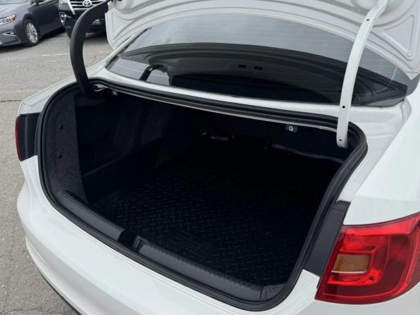 Volkswagen Jetta VI с пробегом 2012 года, цена 850 000 рублей, 210500 км, седан, Автокод Объявления