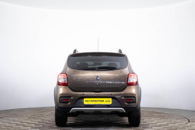 Renault Sandero II Рестайлинг с пробегом 2022 года, цена 1 649 000 рублей, 44217 км, хэтчбек, Автокод Объявления