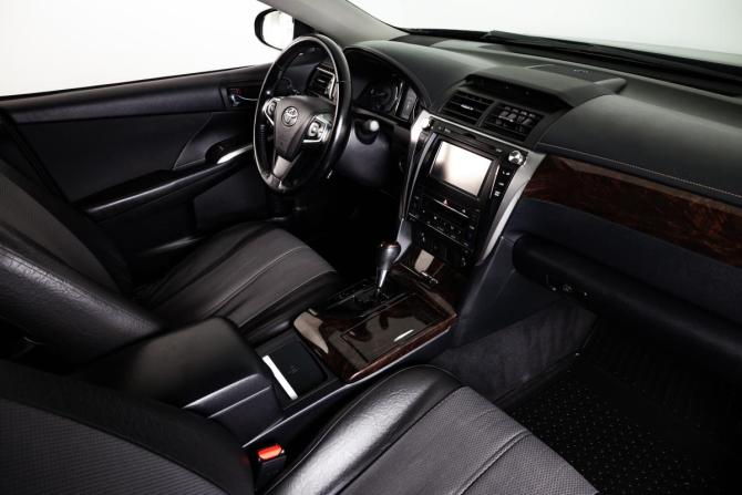 Toyota Camry VII (XV50) Рестайлинг с пробегом 2015 года, цена 1 959 000 рублей, 204884 км, седан, Автокод Объявления