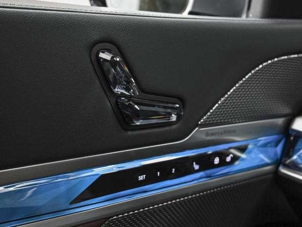 BMW 7 серии VII (G70) с пробегом 2023 года, цена 12 899 000 рублей, 21162 км, седан, Автокод Объявления