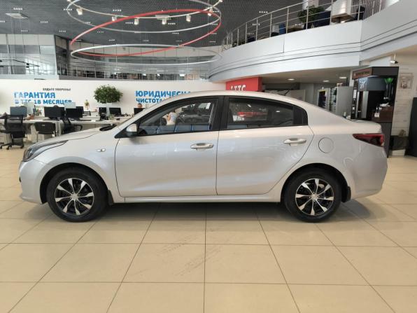 Kia Rio IV с пробегом 2018 года, цена 1 050 000 рублей, 130000 км, седан, Автокод Объявления