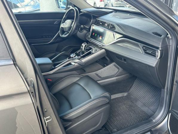 Geely Atlas Pro с пробегом 2024 года, цена 2 000 000 рублей, 59686 км, внедорожник, Автокод Объявления