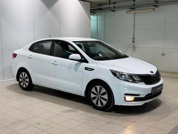 Kia Rio III Рестайлинг с пробегом 2016 года, цена 1 100 000 рублей, 87000 км, седан, Автокод Объявления