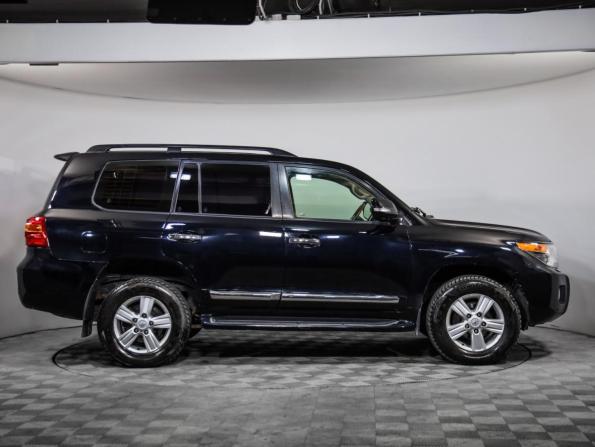 Toyota Land Cruiser 200 Series Рестайлинг 1 с пробегом 2013 года, цена 3 599 000 рублей, 234153 км, внедорожник, Автокод Объявления