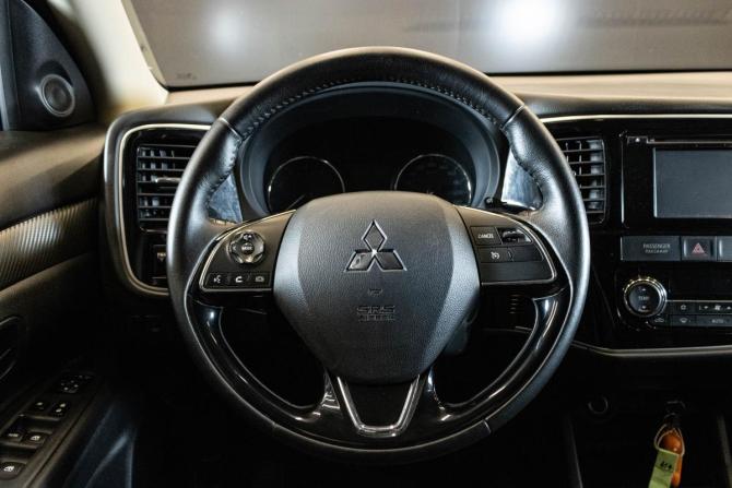 Mitsubishi Outlander III Рестайлинг 2 с пробегом 2015 года, цена 1 679 000 рублей, 181724 км, внедорожник, Автокод Объявления