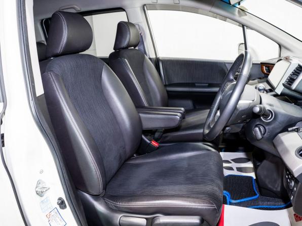 Honda Freed I Рестайлинг с пробегом 2012 года, цена 1 230 000 рублей, 103734 км, компактвэн, Автокод Объявления