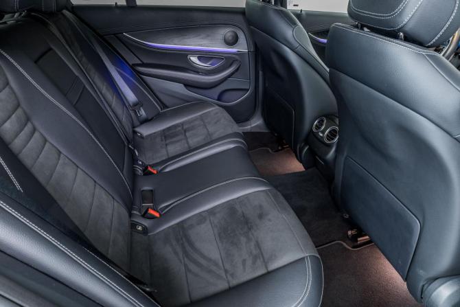 Mercedes-Benz E-Класс V (W213 S213 C238) Рестайлинг с пробегом 2022 года, цена 4 650 000 рублей, 65931 км, седан, Автокод Объявления