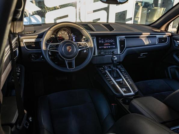Porsche Macan I Рестайлинг с пробегом 2018 года, цена 3 729 000 рублей, 88255 км, внедорожник, Автокод Объявления
