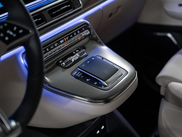Новый Mercedes-Benz V-Класс III (W447) Рестайлинг 2 2025 года, цена 17 650 000 рублей, минивэн, Автокод Объявления