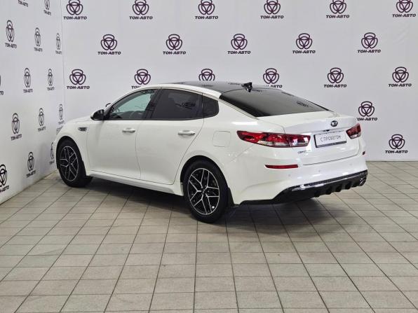 Kia Optima IV Рестайлинг с пробегом 2018 года, цена 2 040 000 рублей, 71631 км, седан, Автокод Объявления