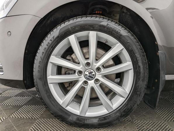 Volkswagen Passat B7 с пробегом 2013 года, цена 1 450 000 рублей, 94193 км, седан, Автокод Объявления