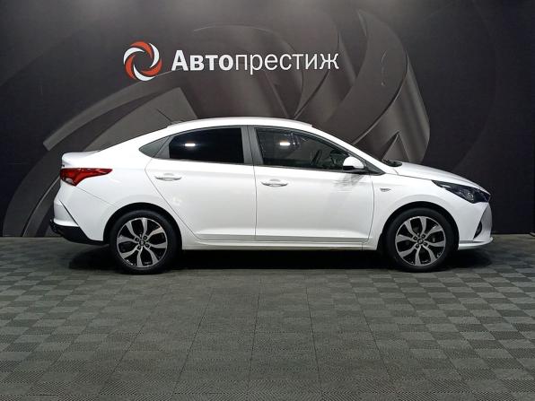 Hyundai Solaris II Рестайлинг с пробегом 2021 года, цена 1 470 000 рублей, 76675 км, седан, Автокод Объявления