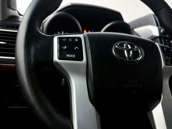 Toyota Land Cruiser Prado 150 Series Рестайлинг 1 с пробегом 2016 года, цена 3 199 000 рублей, 259000 км, внедорожник, Автокод Объявления