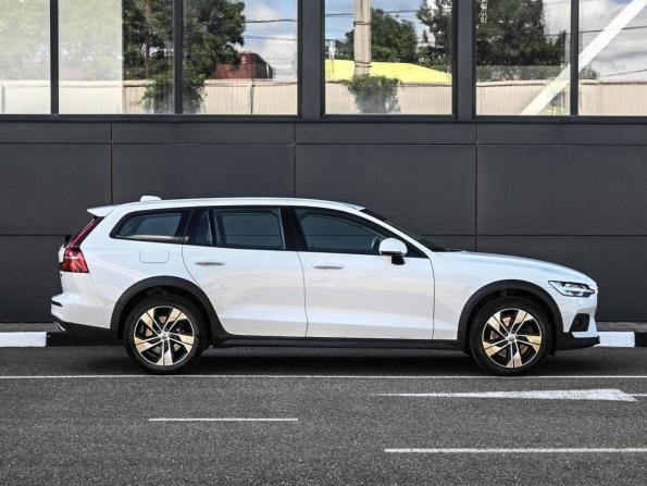 Volvo V60 Cross Country II с пробегом 2019 года, цена 2 434 000 рублей, 189059 км, универсал, Автокод Объявления