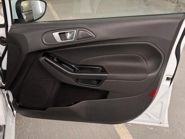 Ford Fiesta Mk6 Рестайлинг с пробегом 2018 года, цена 1 099 000 рублей, 49280 км, хэтчбек, Автокод Объявления
