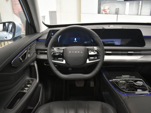 Exeed LX I Рестайлинг 2 с пробегом 2024 года, цена 2 849 000 рублей, 878 км, внедорожник, Автокод Объявления