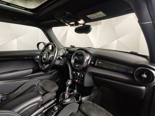 Mini Hatch III (F55/F56) с пробегом 2016 года, цена 2 099 000 рублей, 109694 км, хэтчбек, Автокод Объявления