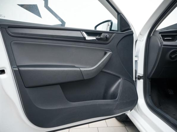 Skoda Rapid II с пробегом 2021 года, цена 1 179 000 рублей, 120085 км, лифтбек, Автокод Объявления