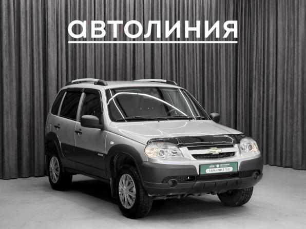 Chevrolet Niva I Рестайлинг с пробегом 2017 года, цена 760 000 рублей, 63000 км, внедорожник, Автокод Объявления
