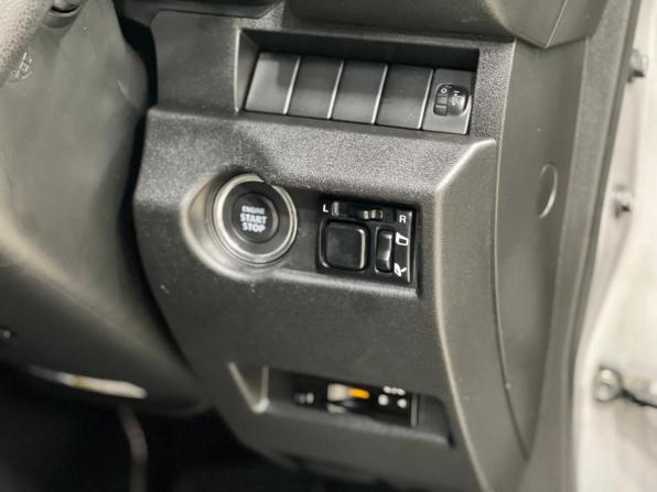 Suzuki Jimny IV с пробегом 2020 года, цена 1 500 000 рублей, 64342 км, внедорожник, Автокод Объявления