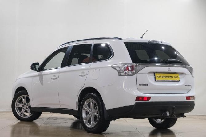 Mitsubishi Outlander III с пробегом 2013 года, цена 1 349 000 рублей, 215600 км, внедорожник, Автокод Объявления
