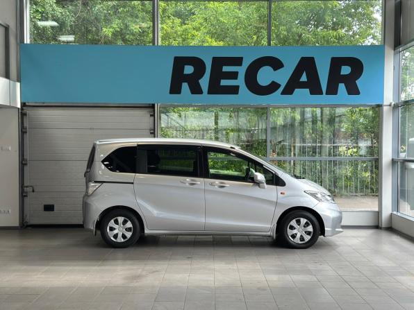 Honda Freed I Рестайлинг с пробегом 2012 года, цена 1 220 000 рублей, 61981 км, компактвэн, Автокод Объявления