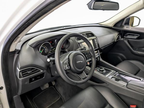 Jaguar F-Pace I с пробегом 2017 года, цена 2 375 000 рублей, 113144 км, внедорожник, Автокод Объявления