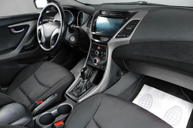 Hyundai Elantra V (MD) Рестайлинг с пробегом 2015 года, цена 959 000 рублей, 282000 км, седан, Автокод Объявления