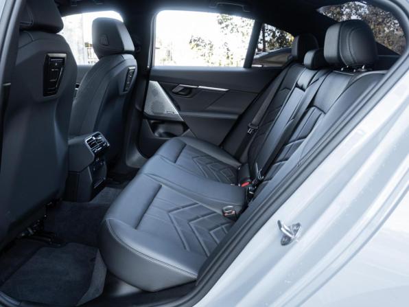 BMW 5 серии VIII (G60/G61/G68) с пробегом 2024 года, цена 7 450 000 рублей, 21592 км, седан, Автокод Объявления