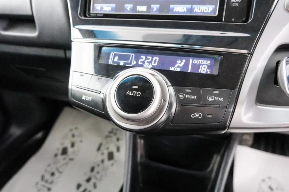Toyota Prius Alpha I (ZVW40/41) Рестайлинг Красноярск  - изображение 18