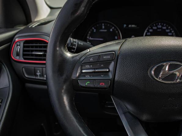 Hyundai i30 III с пробегом 2017 года, цена 1 600 000 рублей, 233661 км, хэтчбек, Автокод Объявления