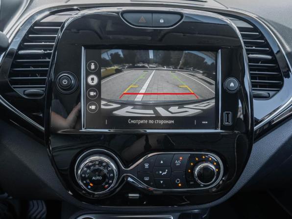 Renault Kaptur I Рестайлинг с пробегом 2021 года, цена 1 732 500 рублей, 53589 км, внедорожник, Автокод Объявления