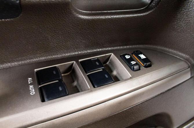 Toyota Land Cruiser 200 Series с пробегом 2007 года, цена 1 889 000 рублей, 401000 км, внедорожник, Автокод Объявления