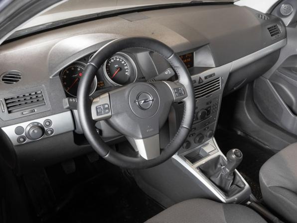 Opel Astra H Рестайлинг с пробегом 2013 года, цена 527 000 рублей, 215664 км, седан, Автокод Объявления