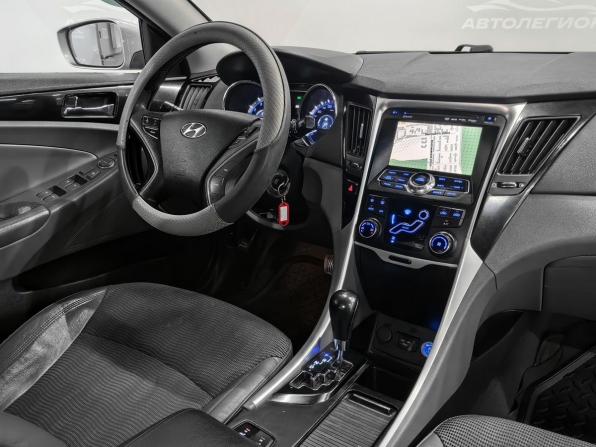 Hyundai Sonata VI (YF) с пробегом 2010 года, цена 910 000 рублей, 238000 км, седан, Автокод Объявления