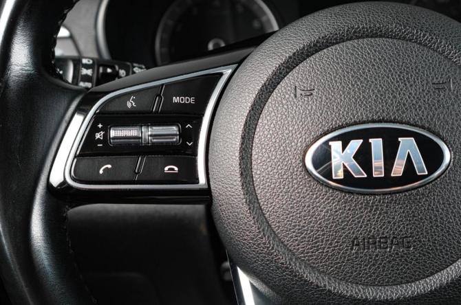 Kia Optima IV Рестайлинг с пробегом 2019 года, цена 1 879 000 рублей, 67000 км, седан, Автокод Объявления