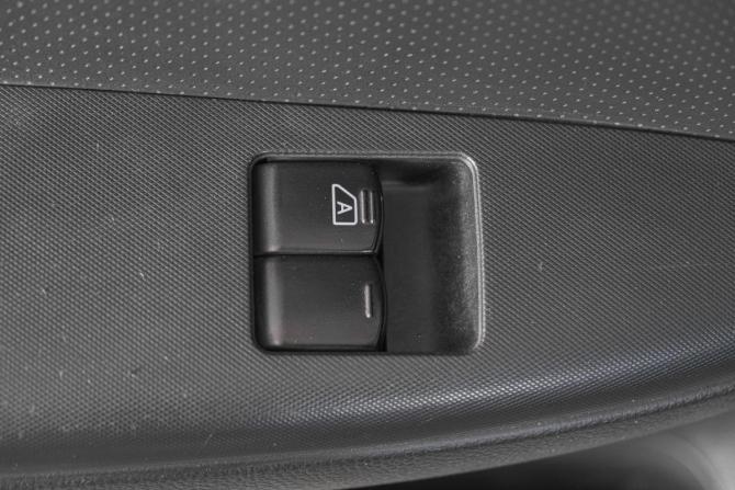 Nissan Note I Рестайлинг с пробегом 2012 года, цена 889 000 рублей, 170000 км, хэтчбек, Автокод Объявления