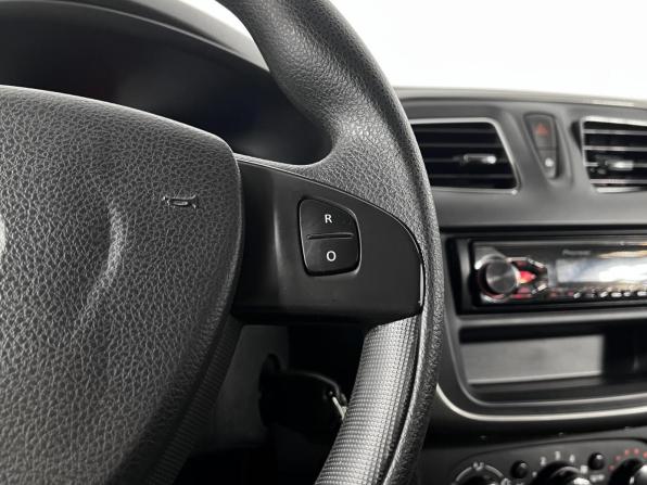 Renault Sandero II с пробегом 2015 года, цена 767 300 рублей, 142375 км, хэтчбек, Автокод Объявления