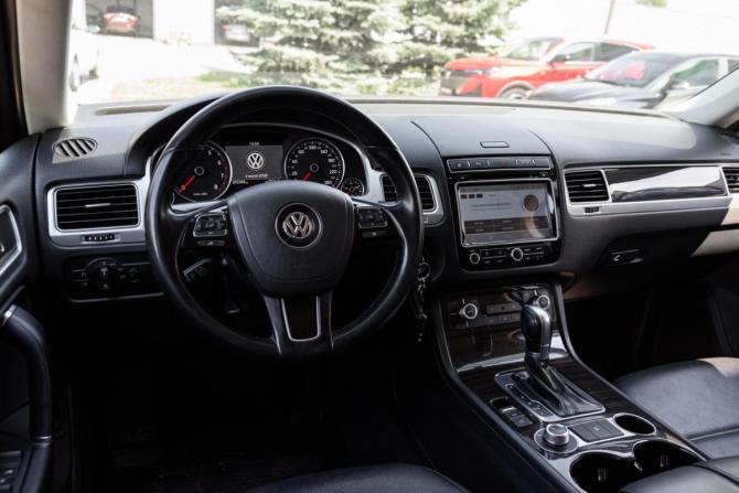 Volkswagen Touareg II Рестайлинг с пробегом 2014 года, цена 2 079 000 рублей, 262052 км, внедорожник, Автокод Объявления