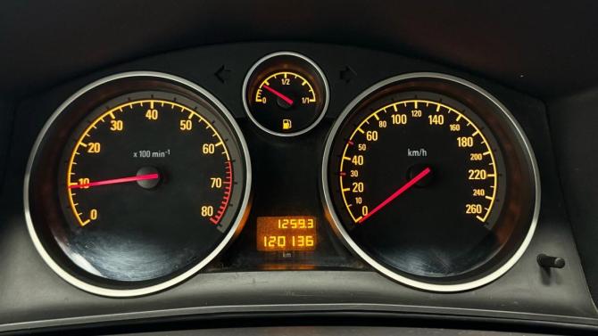 Opel Astra H Рестайлинг с пробегом 2011 года, цена 675 000 рублей, 120095 км, седан, Автокод Объявления