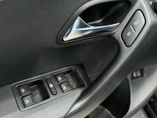 Volkswagen Polo V Рестайлинг с пробегом 2018 года, цена 1 105 000 рублей, 215425 км, седан, Автокод Объявления