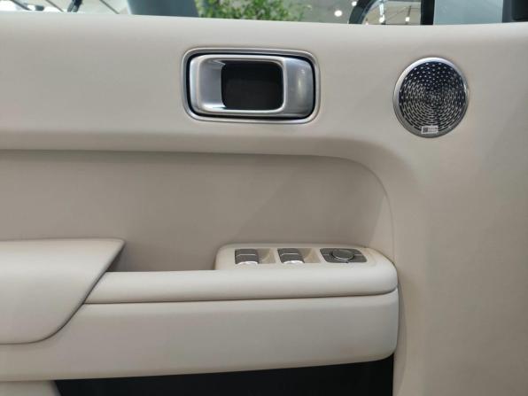 Новый Li Auto (Lixiang) L9 I Рестайлинг 2025 года, цена 11 990 000 рублей, внедорожник, Автокод Объявления