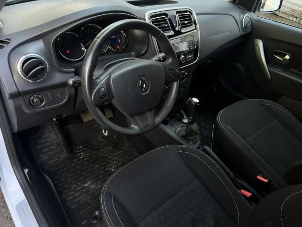 Renault Sandero II с пробегом 2017 года, цена 948 000 рублей, 115331 км, хэтчбек, Автокод Объявления