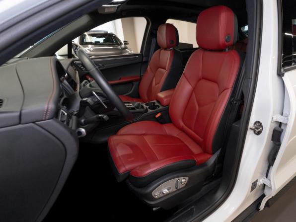 Porsche Macan I Рестайлинг 2 с пробегом 2023 года, цена 8 750 000 рублей, 864 км, внедорожник, Автокод Объявления