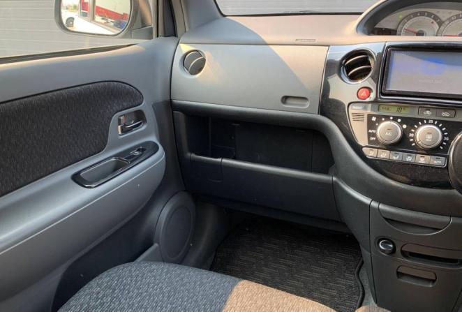 Toyota Sienta I Рестайлинг 2 с пробегом 2013 года, цена 1 045 000 рублей, 103411 км, компактвэн, Автокод Объявления